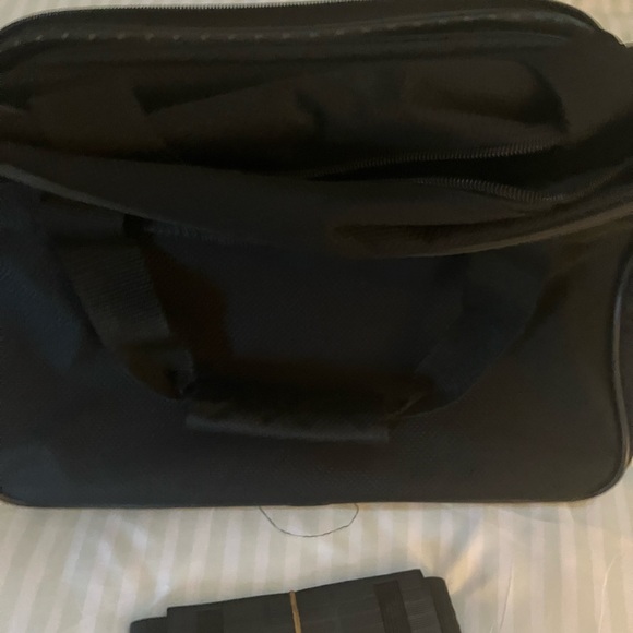 Vintage, Never Used Black and Red Men's Carry On Bag - Picture 6 of 6